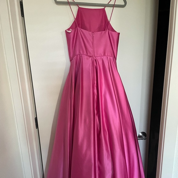 Satin high low dress with pockets! - Picture 2 of 3